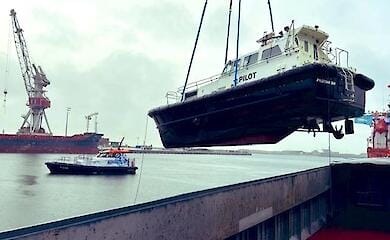 France handed over the ship to Ukraine