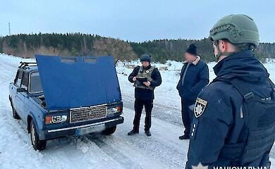 Dropped a vibukhivka: at the border crossing of Chernigivshchyna, Russians attacked a civic car