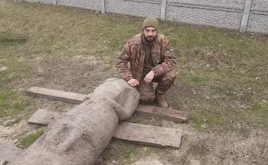 A stone Scythian baba, which was found on the front line, was transported to Dnipro