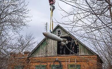An aerial bomb hit the attic of a house and did not explode in Donetsk region