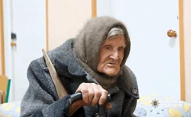 a 98-year-old woman travelled 10 kilometres on foot to get out of the occupation (photo, video)