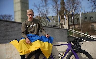 Estonian MP cycles from Tallinn to Kyiv to help the Ukrainian armed forces