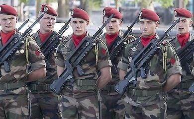 Армия Франции тренирует спецподразделение, которое "может пригодится в Украине"