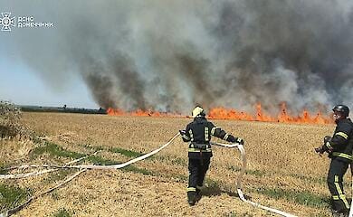 About 100 hectares of wheat burned in Donetschyna overnight due to Russian shelling