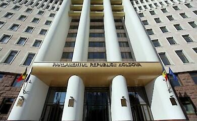 Moldovan parliament searched for possible links to espionage in favour of Russia
