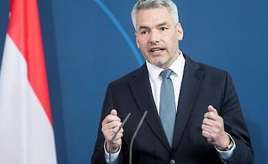 Austrian Chancellor Proposes to Hold Ukraine-Russia Negotiations on Austrian Territory