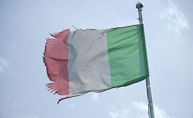 Italy plans to change laws to improve workers' rights and the future of young people