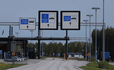 WSJ: Russia amasses troops near Finland 