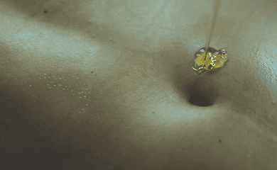 Castor oil in the navel: a new wellness trend that works