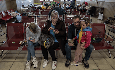 Which categories of Ukrainian refugees are ready to return home: what influences the decision