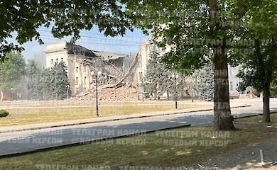 Russians destroyed Kherson regional administration: photo of the consequences