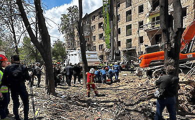 Five-storey building hit in Kiev: 9 dead, including 11-year-old girl