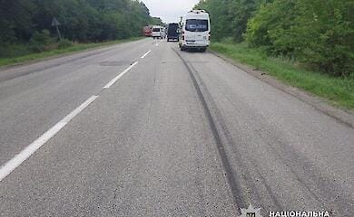 A bus with people overturned near Dnipro: there is a victim and the injured