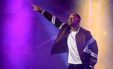 Will Smith mocked for fake fans in video