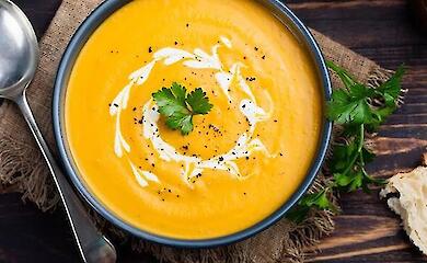 How to make cream of pumpkin soup: 2 delicious recipes