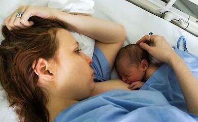 Skin-to-skin contact is recognised as the standard of care for newborns