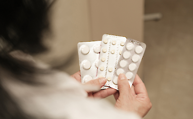 A new study has found that reducing the prescription of sleeping pills can reduce the risk of falls, dementia and increase life expectancy