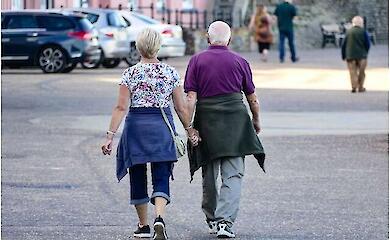 New study finds: a half-hour walk a day can almost halve the symptoms of dementia