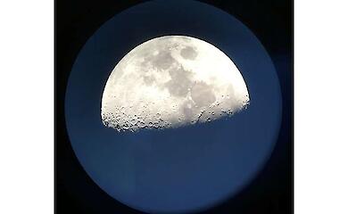 Scientist explains why smartphone images of the Moon are blurry and what to do about it