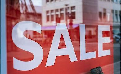 Scientists explain why we buy extra on Black Friday