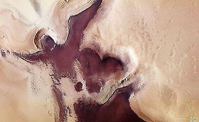 Martian "lake" under the pole could be a radar illusion