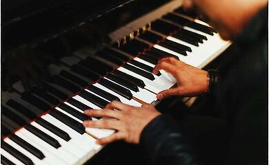 Musicians are less likely to go off course blindfolded. Can music help with rehabilitation?