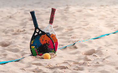 High net, fast tempo and forehand: what makes beach tennis unique