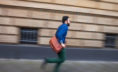 Psychologists have explained why some people are chronically late