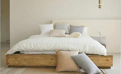 Sleeping without a pillow may reduce nighttime eye pressure in glaucoma - study