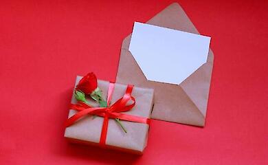 The fastest way to mess up a declaration of love? Asking the AI to "write beautifully."