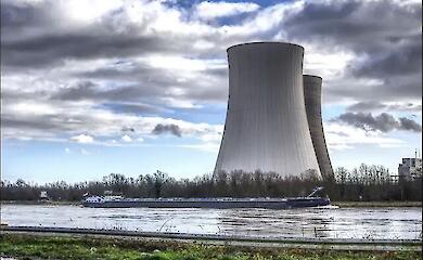 US study: the closer a county is to a nuclear power plant, the higher the cancer mortality rate 