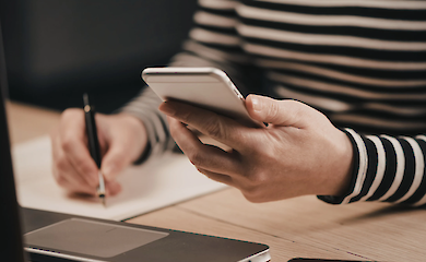 A person tries to perform multiple tasks at the same time on the computer