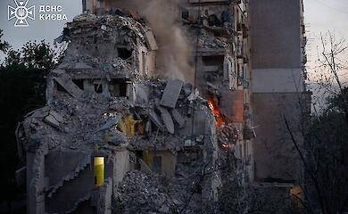 Kyiv, 2 July 2026: a house destroyed by the Russians; people are being searched for beneath the rubble