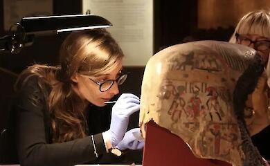  Sesame, moringa and animal glue have been found in Ancient Egyptian paints