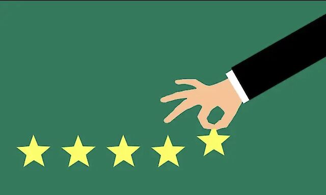 Online Reviews Expose Users to Phishing Risks