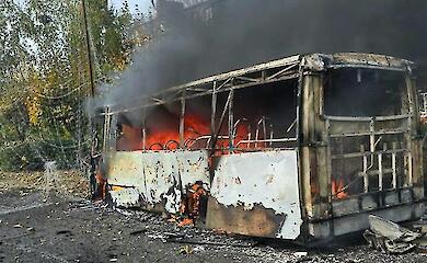Kramatorsk: a burnt-out bus carrying passengers following a Russian attack, 8 October 2026